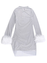 Robe courte en maille à plumes et pompons Hayden